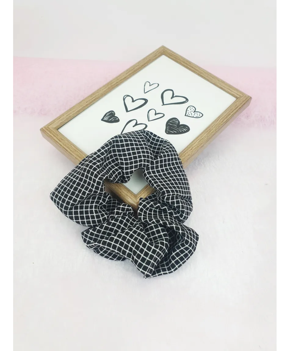 Gumki do włosów scrunchie czarne wzory