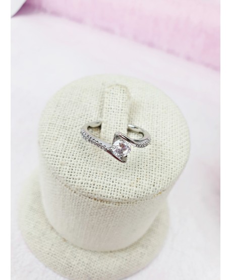 Pierścionek srebrny stal z oczkiem zygzak