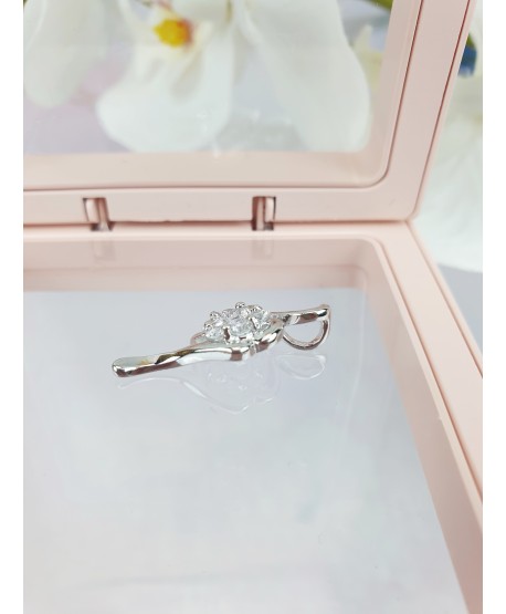 Zawieszka srebrna stal w kształcie kwiatuszka