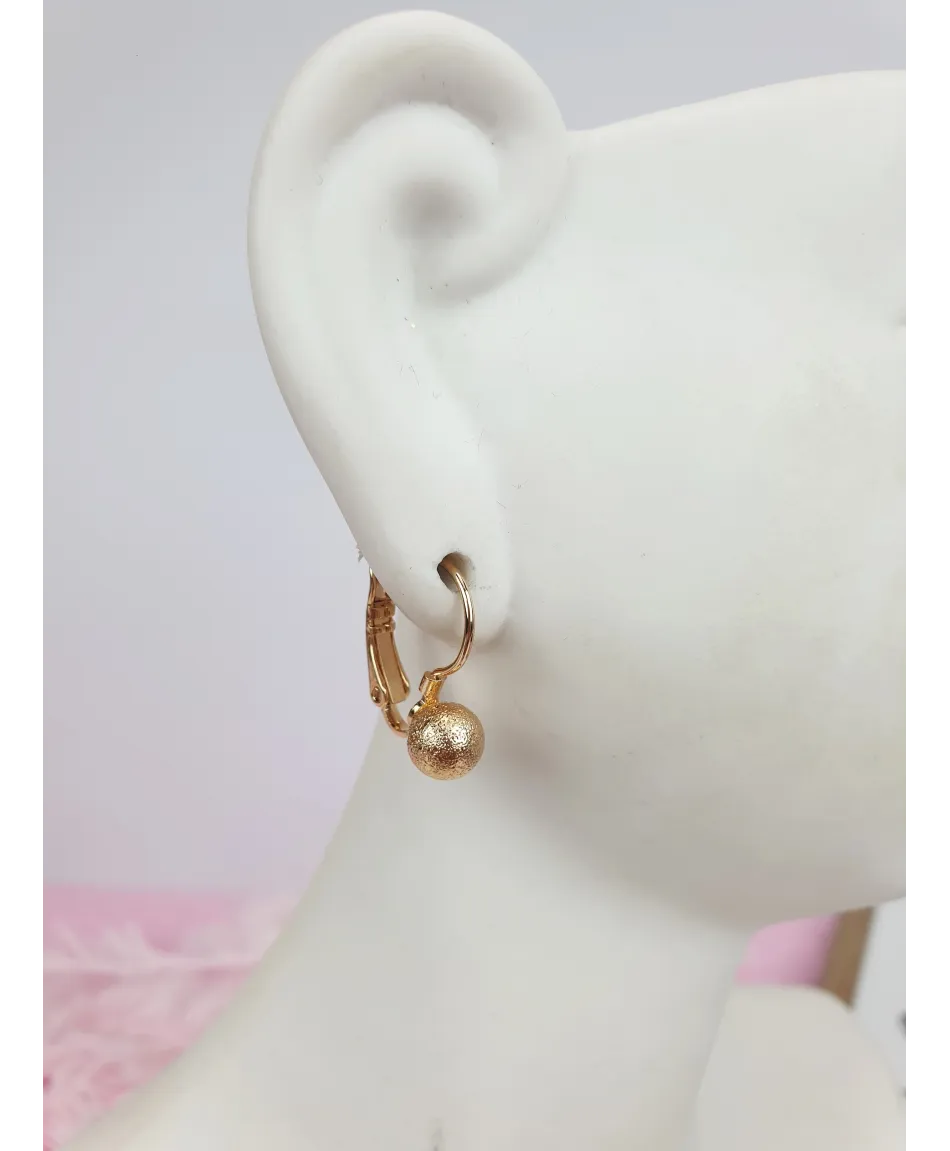 Kolczyki stal złote kulki na biglu 0,6 cm