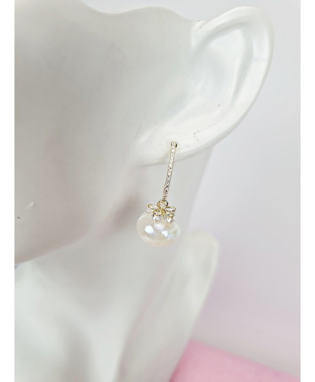 Kolczyki wiszące ze spłaszczoną perełką