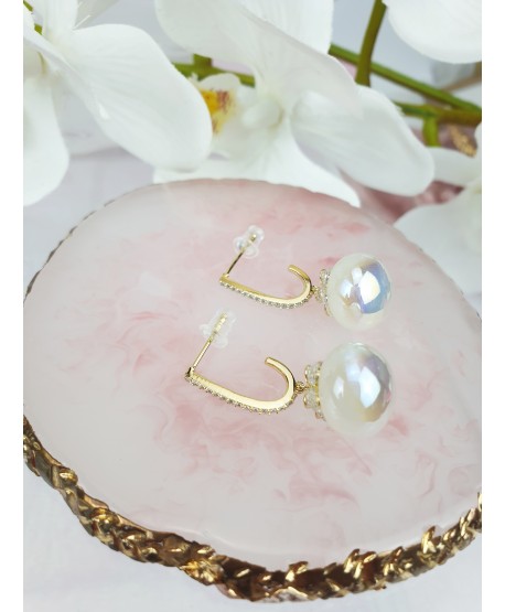 Kolczyki wiszące ze spłaszczoną perełką