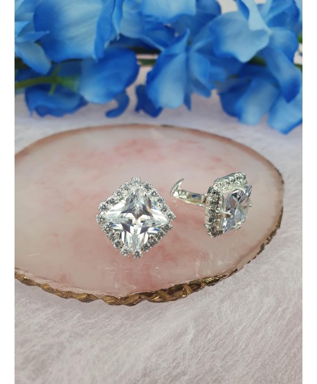 Bogato zdobione srebrny klipsy różne kształty