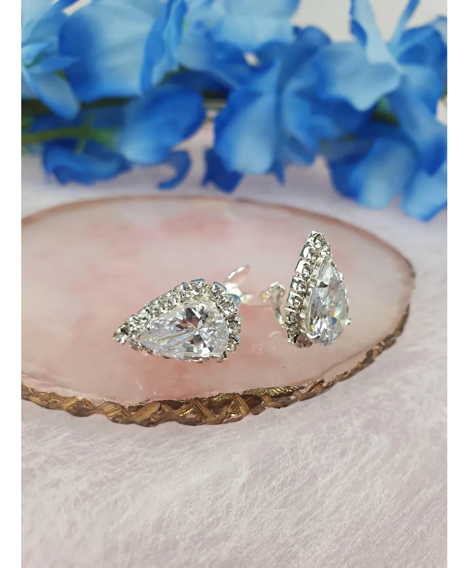 Bogato zdobione srebrny klipsy różne kształty