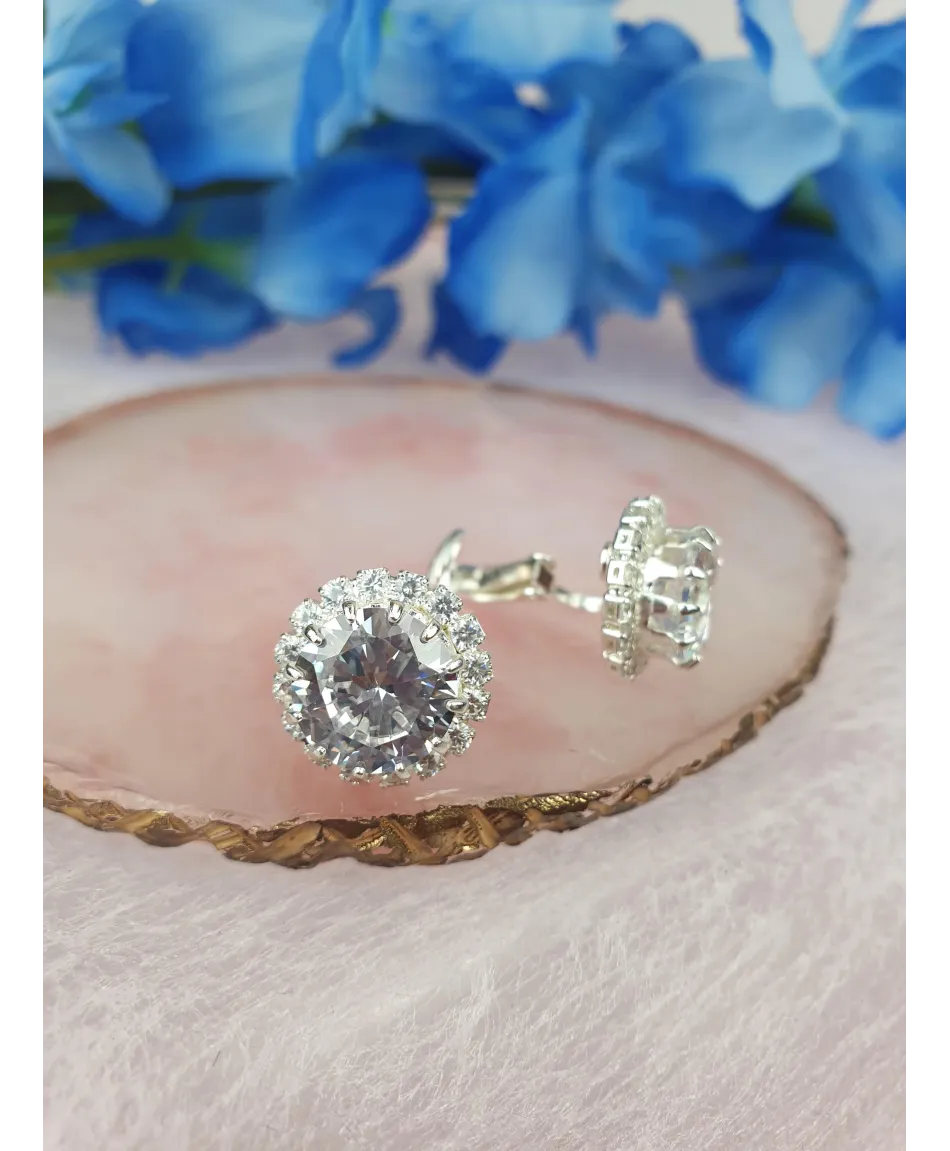 Bogato zdobione srebrny klipsy różne kształty