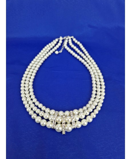 Naszyjnik ze szklanych białych pereł ze wstawką potrójny