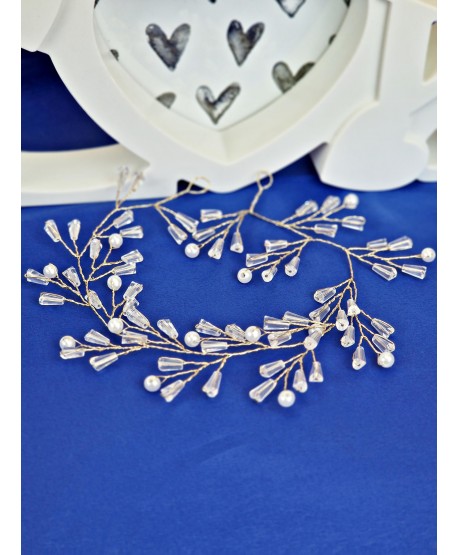 Ozdoba na złotym druciku z kryształkami oraz perełkami