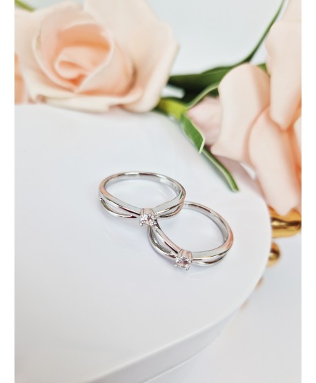 Pierścionek srebrny stal delikatny z oczkiem