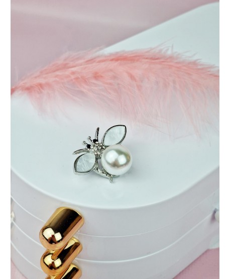 Broszka w srebrze z kształcie pszczoły