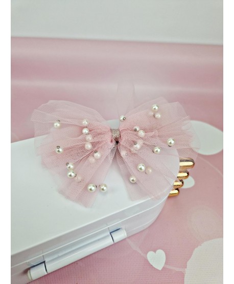 Tiulowe kokardki z perełkami na spince