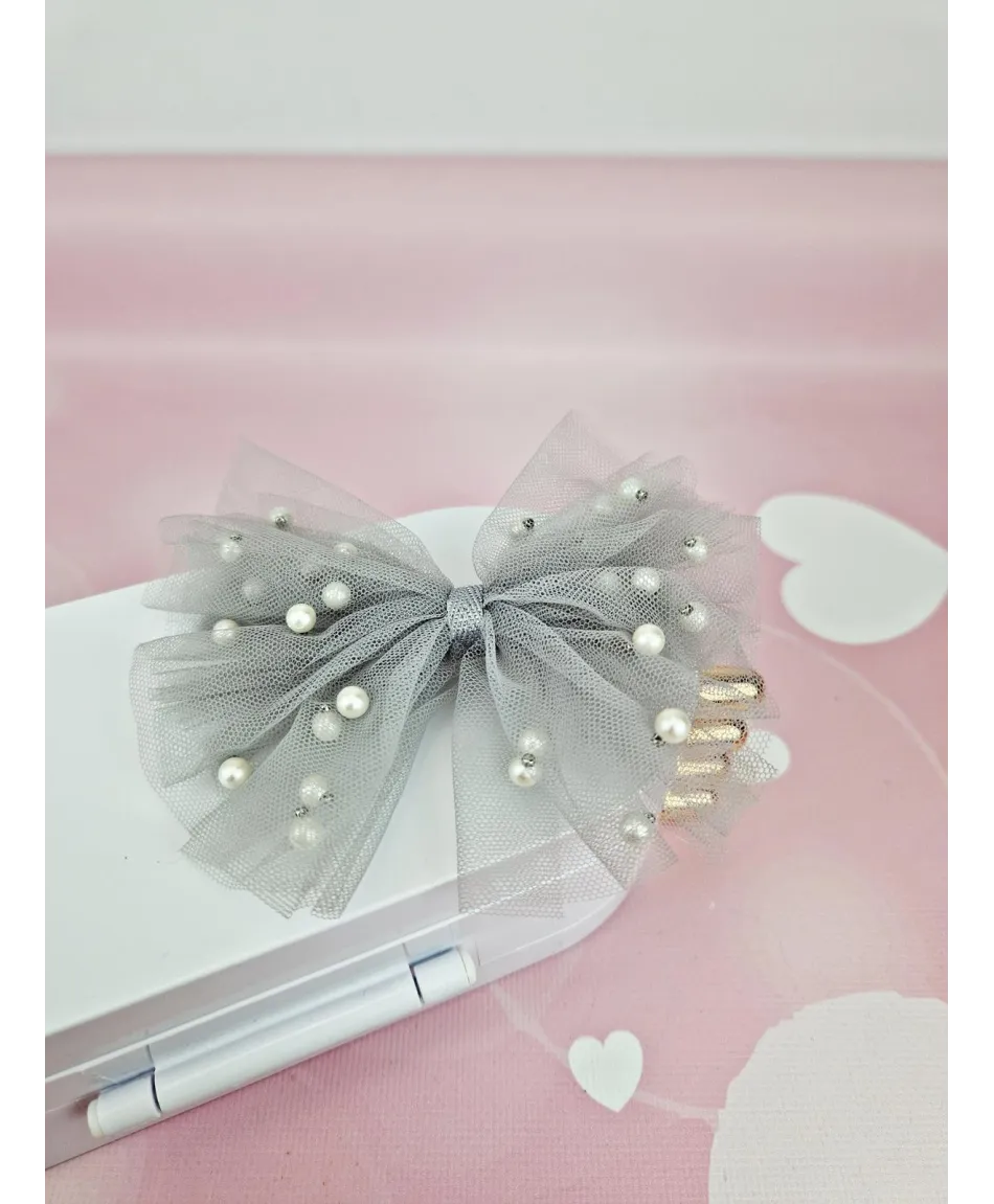 Tiulowe kokardki z perełkami na spince