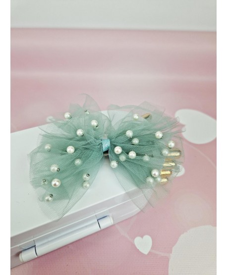 Tiulowe kokardki z perełkami na spince