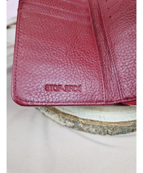 Portfel damski skórzany na zamek czerwony czarny Moretti