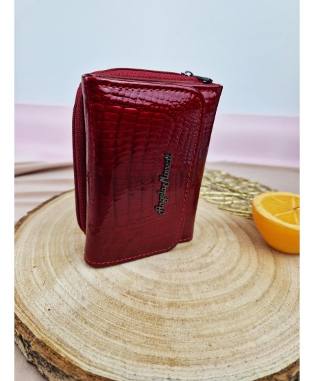 Portfel skórzany lakierowany czerwony z zameczkiem