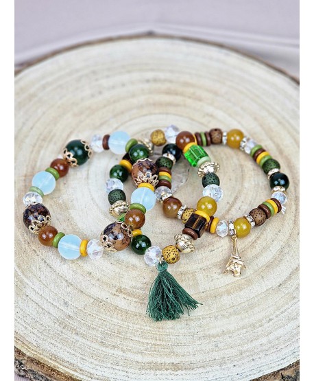 Zestaw trzech bransoletek koralikowych zieleń