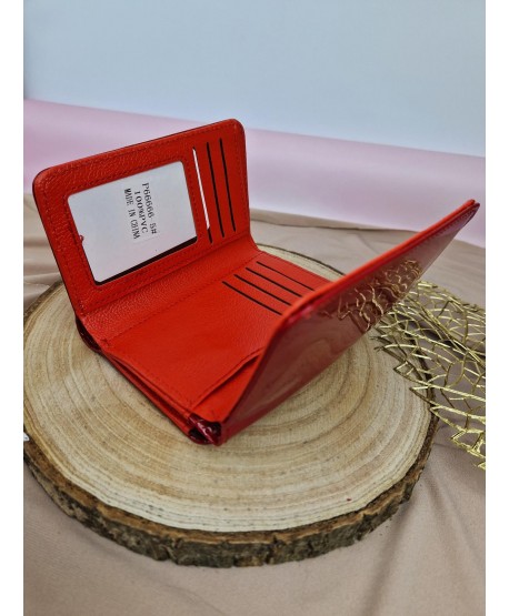 Portfel damski lakierowany ekoskóra z sercem