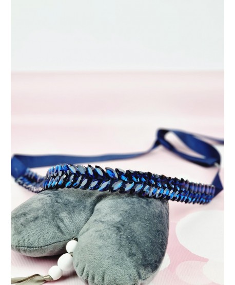 Ozdobne paski do sukienki na taśmie z kryształków