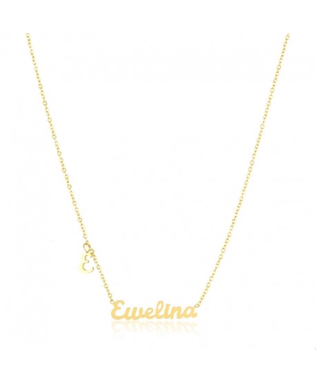 Celebrytka stal z imieniem Ewelina z literką