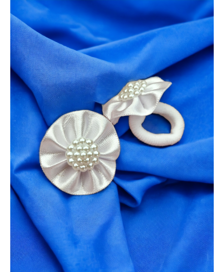 Gumeczki z białym kwiatuszkiem z perełkami 2 szt