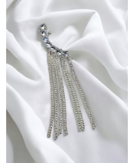 Kolczyk nausznica dżetowy srebrny z serduszkami