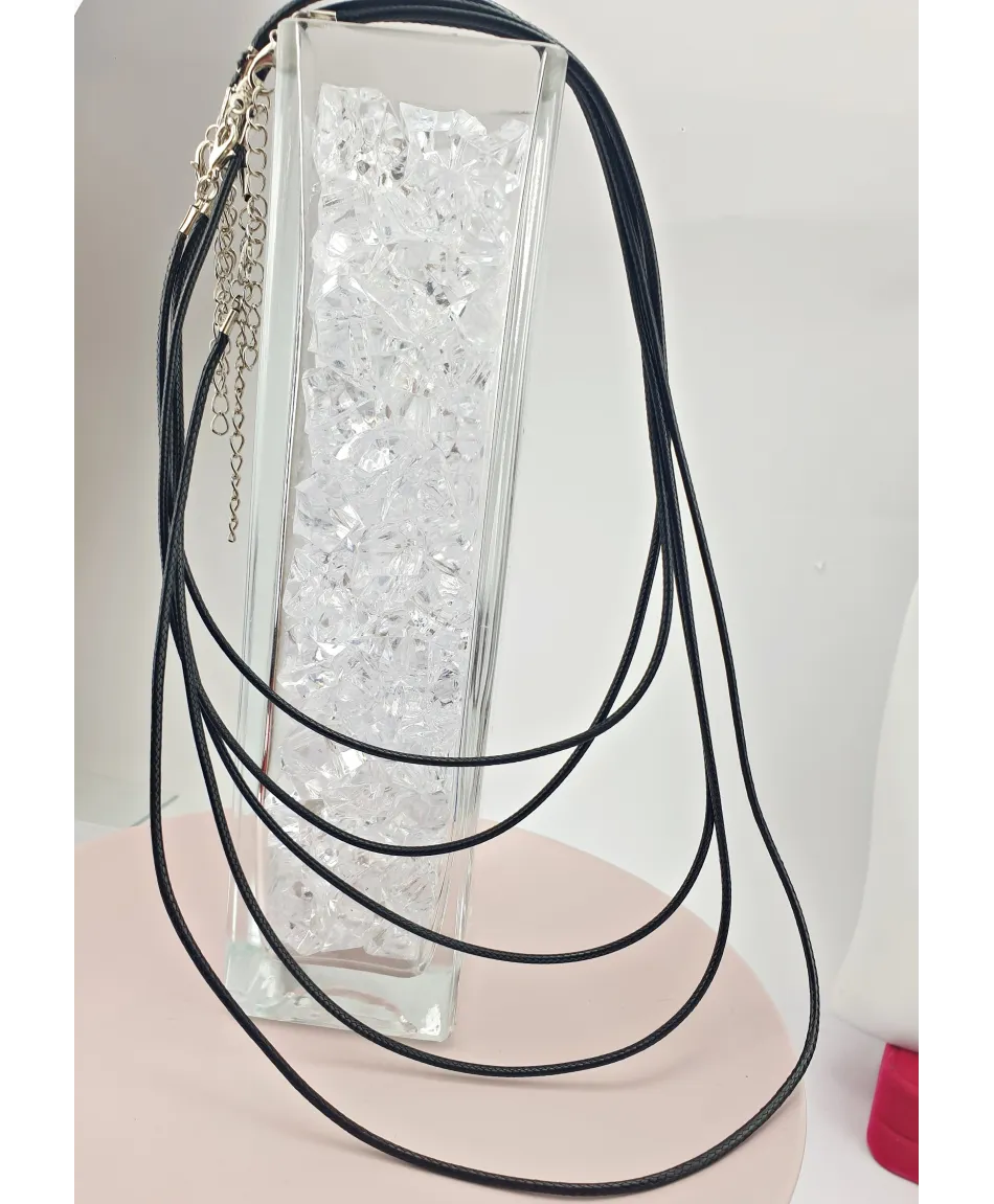 Czarne rzemyki ze stalowym zapięciem 45 cm - 60 cm