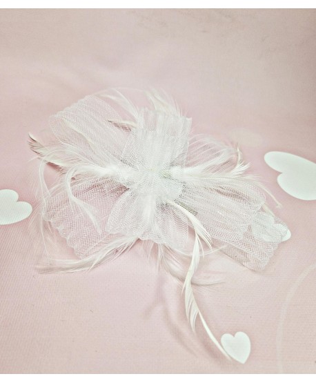 Fascynator toczek biały z piórkami