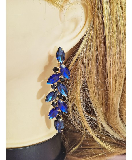 Kolczyki wiszące w kolorze chabru oraz granatu