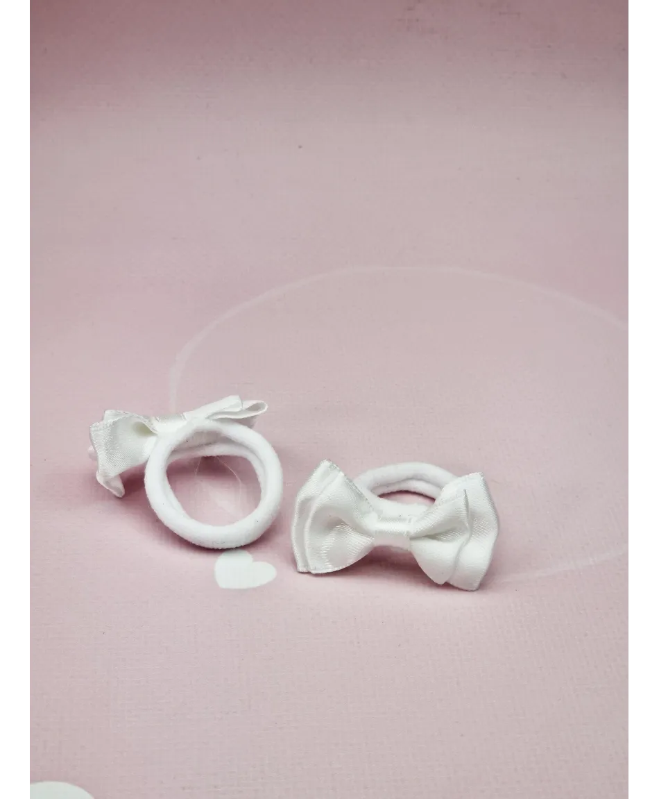 Gumeczki z białą kokardką