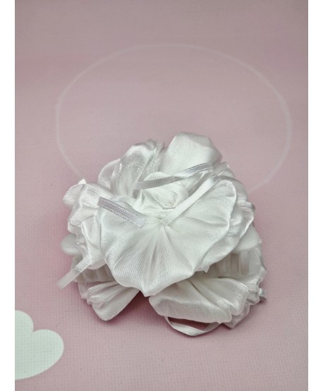 Spinka szczęka z białym kwiatuszkiem