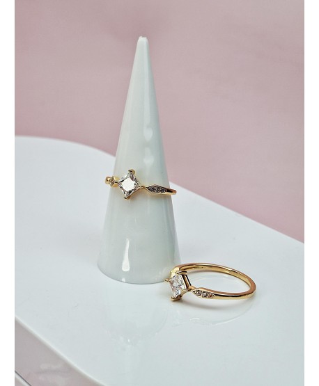 Pierścionek stal z cyrkonią w romb