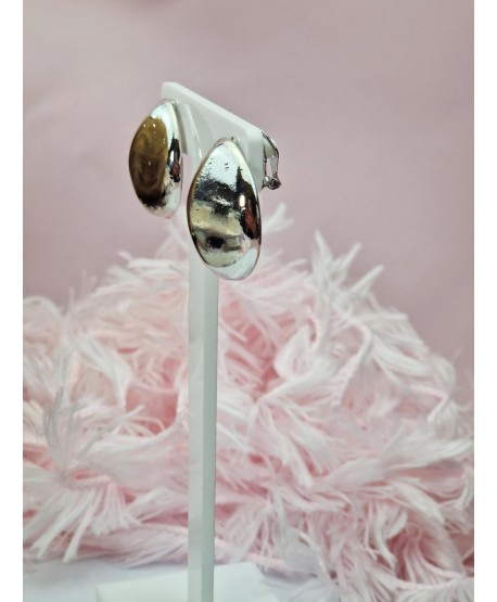 Gładkie, proste klipsy w kolorze srebrnym