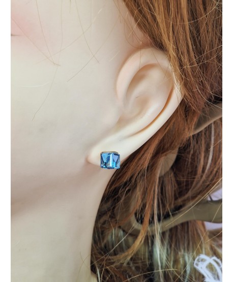 Kolczyki stal kolorowe kosteczki na sztyfcie