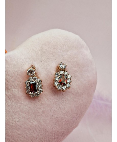 Klipsy z kolorową cyrkonią lekko wiszące