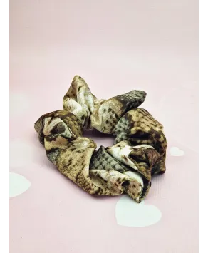 Gumki materiałowe scrunchies z wężowym wzorem- kolory