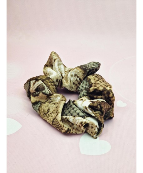 Gumki materiałowe scrunchies z wężowym wzorem- kolory