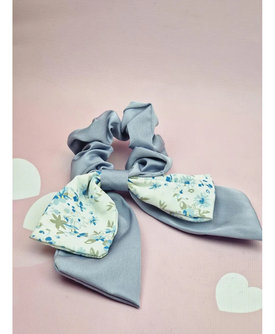 Gumka satynowa scrunchie w urocze kwiatuszki- kolory