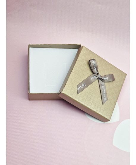 Opakowanie prezentowe kwadratowe z kokardką- kolory