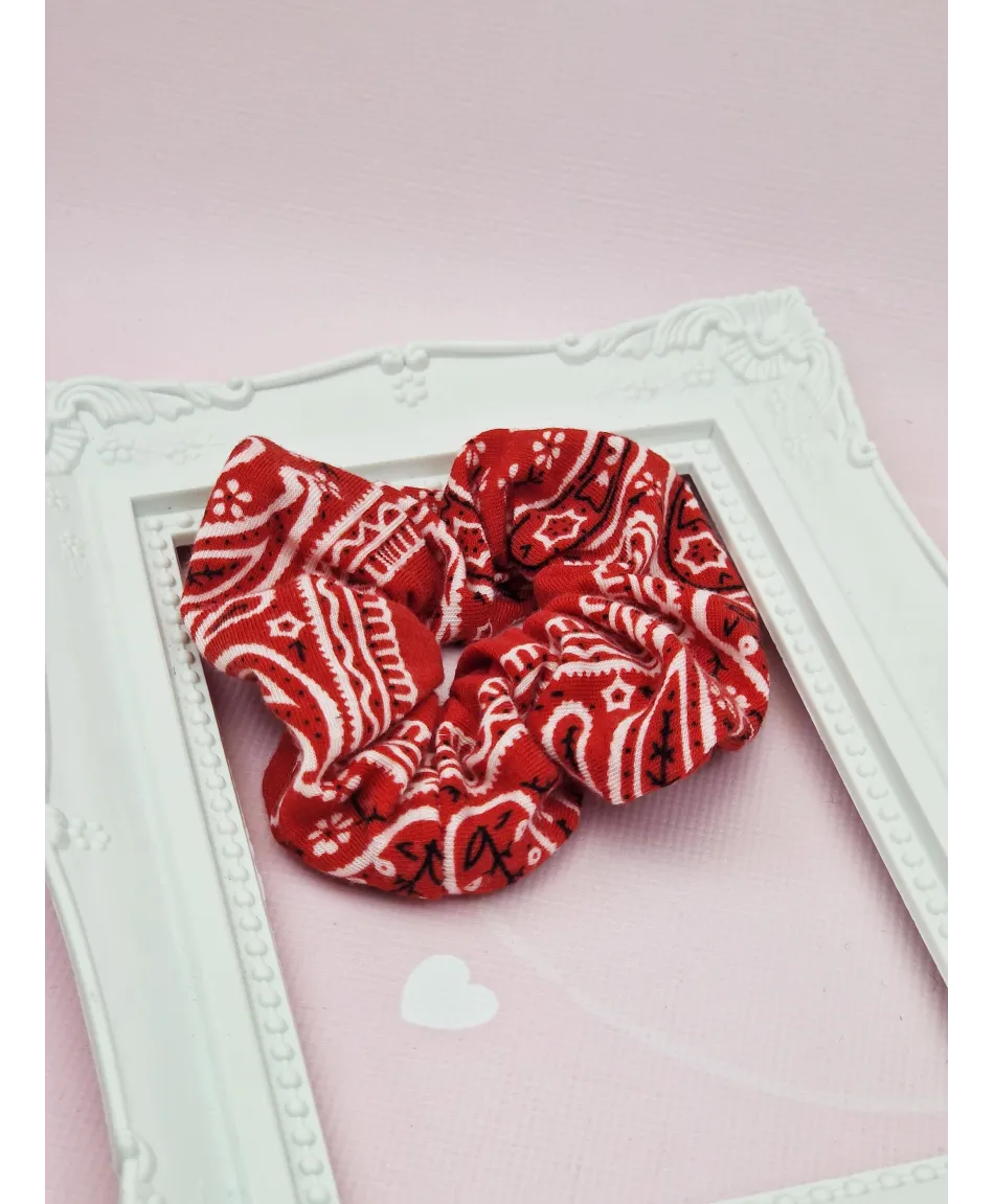 Gumki materiałowe scrunchies z motywem bandamki- kolory