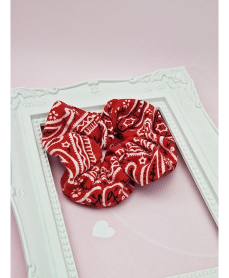 Gumki materiałowe scrunchies z motywem bandamki- kolory