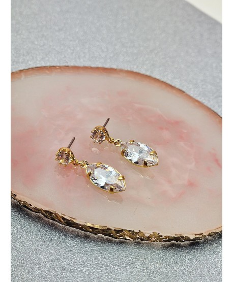 Kolczyki w kolorze złotym- wisząca łezka