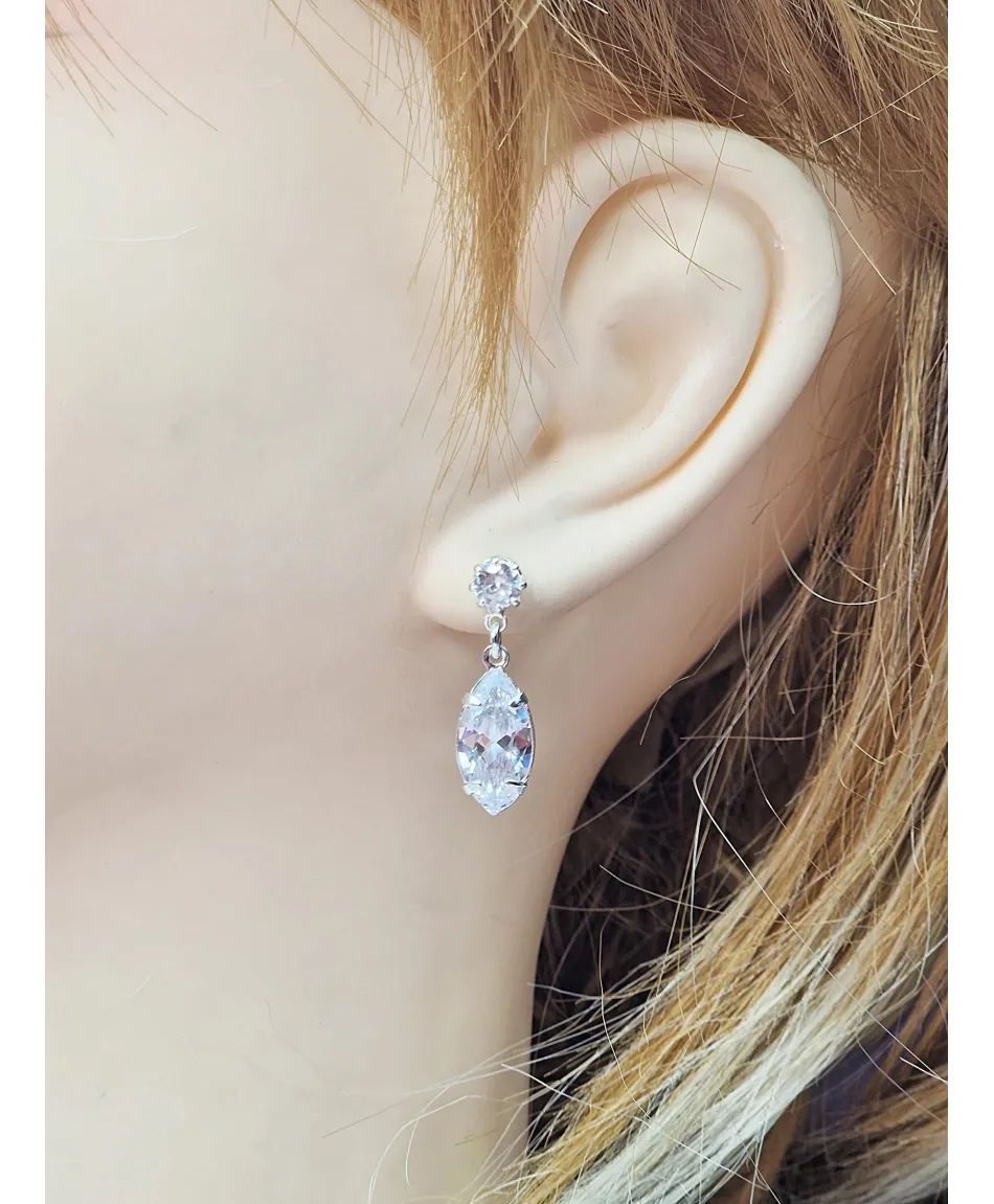 Kolczyki w kolorze srebrnym-wisząca łezka