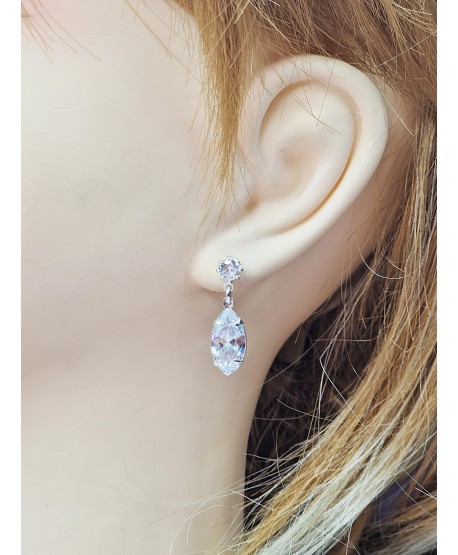 Kolczyki w kolorze srebrnym-wisząca łezka
