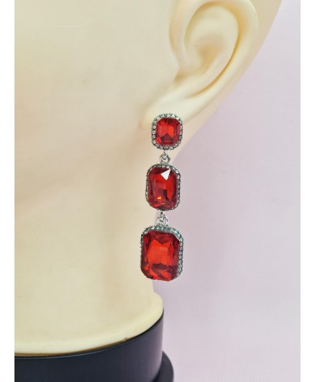 Kolczyki z czerwonymi kryształkami