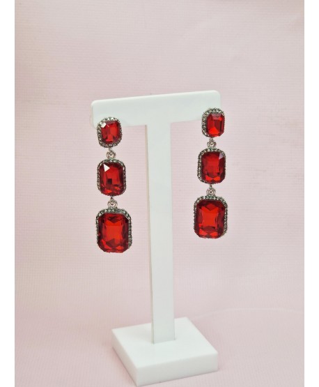Kolczyki z czerwonymi kryształkami