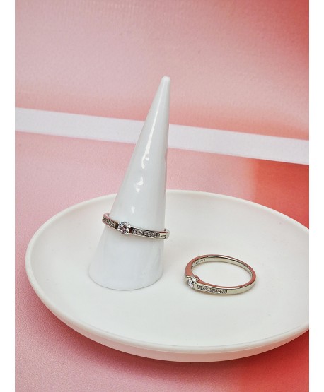 Pierścionek stal srebrny z delikatnym oczkiem