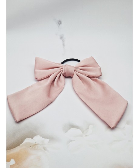 Gumki z wiszącymi kokardkami