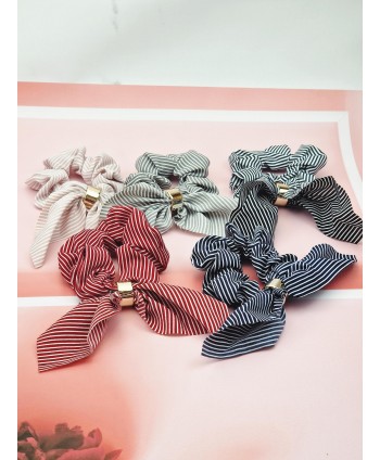 Gumki scrunchie z chustką w paseczki