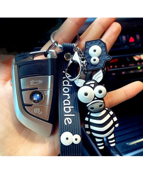 Breloczek ze zdziwiona żyrafką