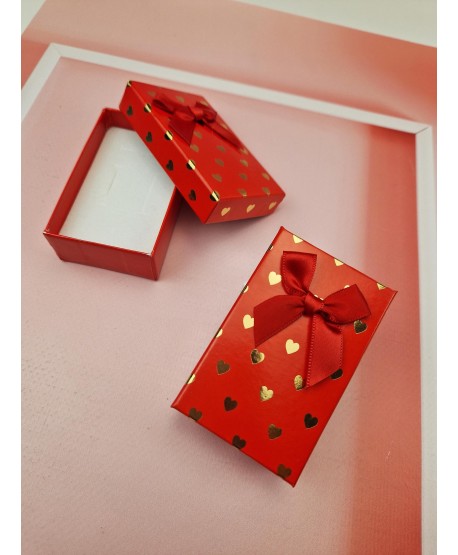 Opakowanie ozdobne czerwone w złote serduszka