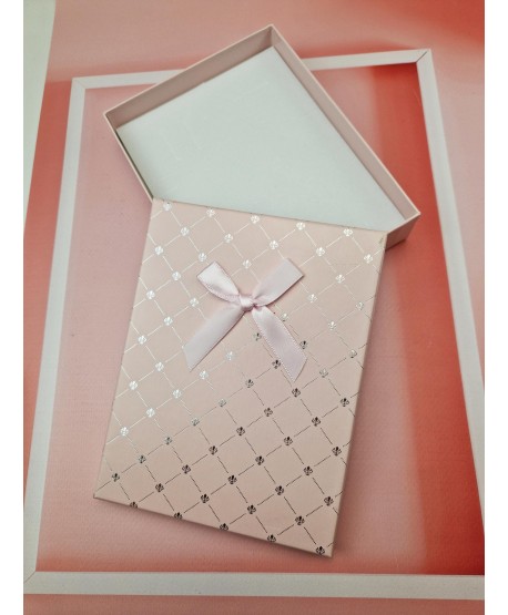 Opakowanie ozdobne różowe z kokardką